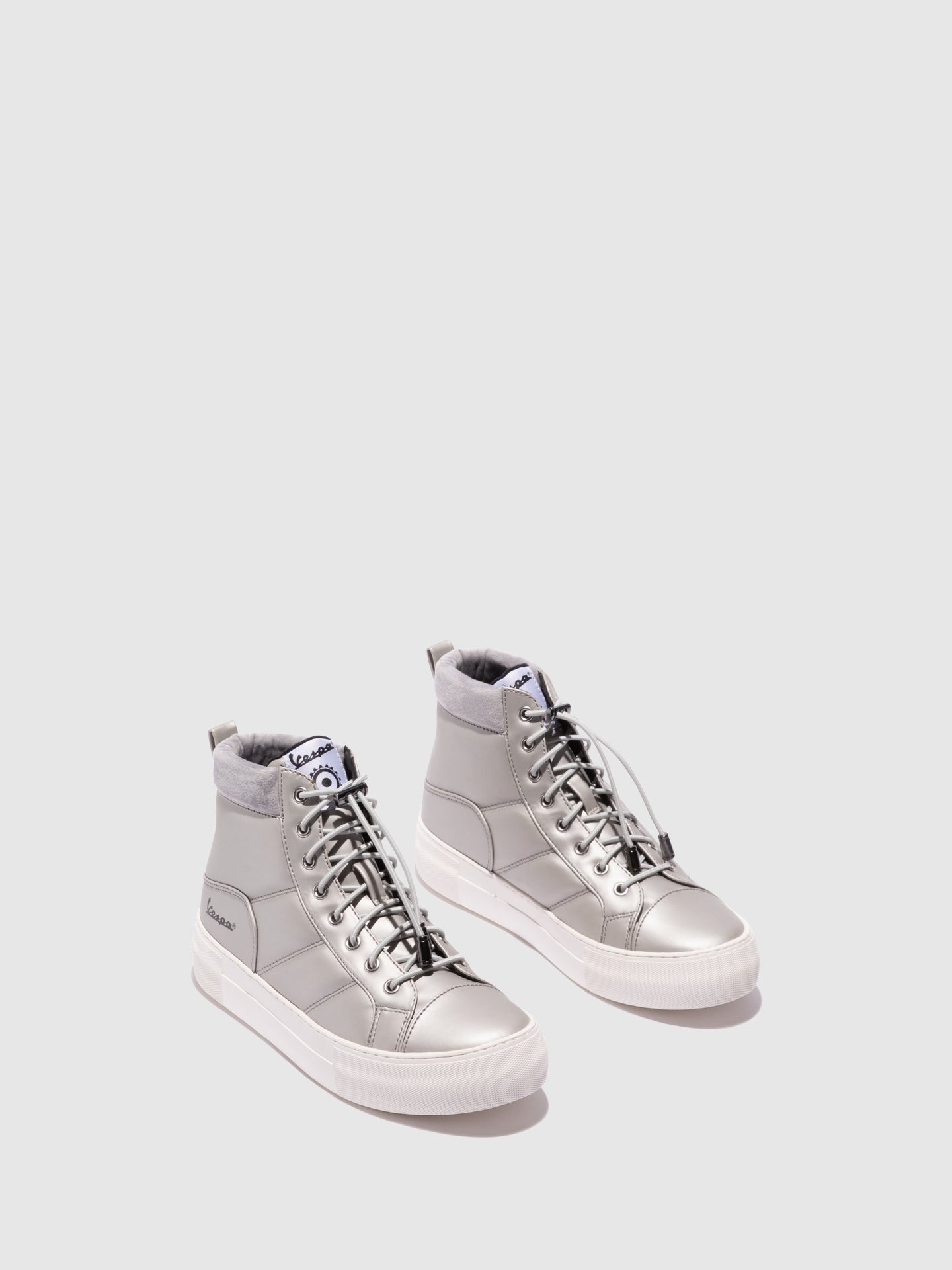 Vespa Botins com Atacadores em Prateado